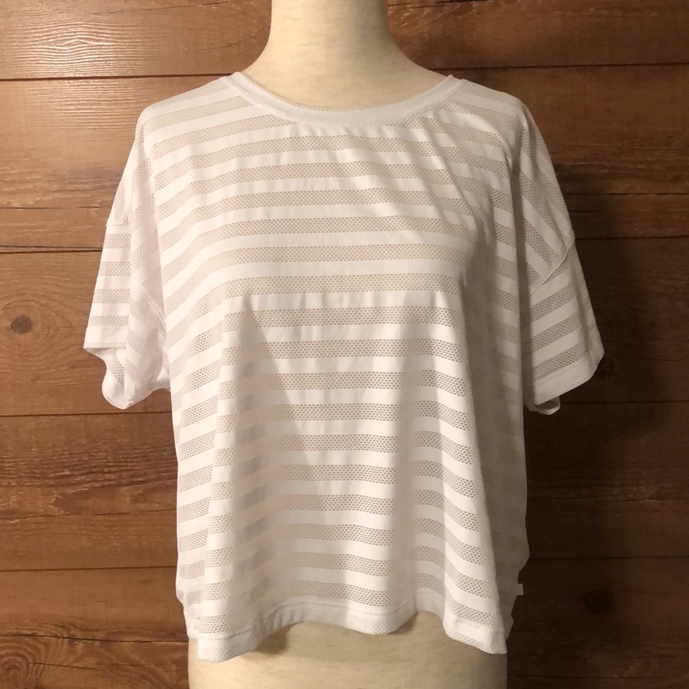 Lululemon crop striped w/mesh sz 10 top